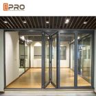 वाणिज्यिक भवनों के लिए पाउडर लेपित एल्यूमीनियम तह दरवाजे अनुकूलित आकार स्वचालित तह दरवाजा सुरक्षा तह करते हैं:
